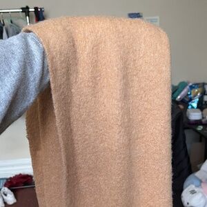 Uniqlo tan scarf